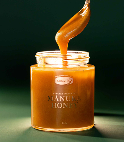 UMF™ 25+ Manuka Honey Jar spoon